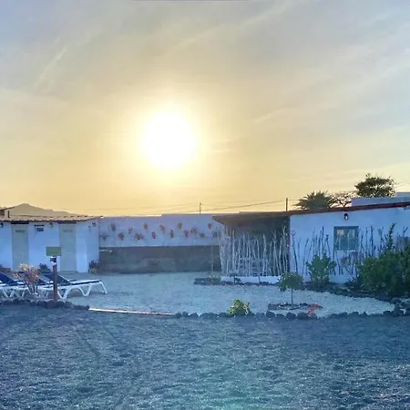 Casa vacanze Arrebol Con Jacuzzi, Piscina Y Naturaleza Buzanada