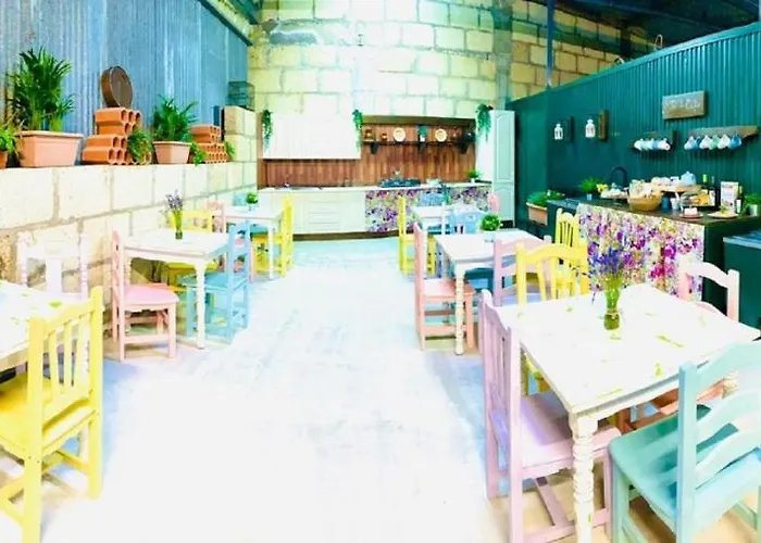 Arrebol Con Jacuzzi, Piscina Y Naturaleza Buzanada